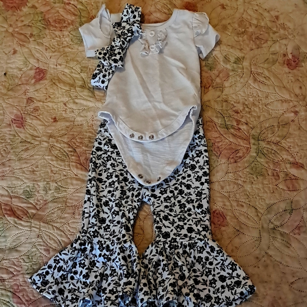 NWOT Baby Girl Outfit Hippie Pants White Floral 9 Month Size With Bow Headband